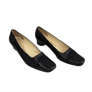 Vintage Salvatore Ferragamo Low Pumps in Black